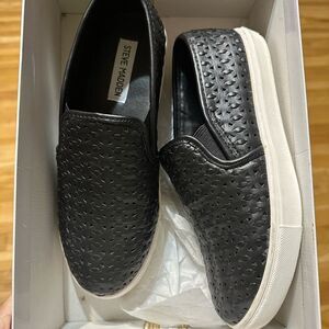 Steve Madden black leather loafers Women's Sizes 7.